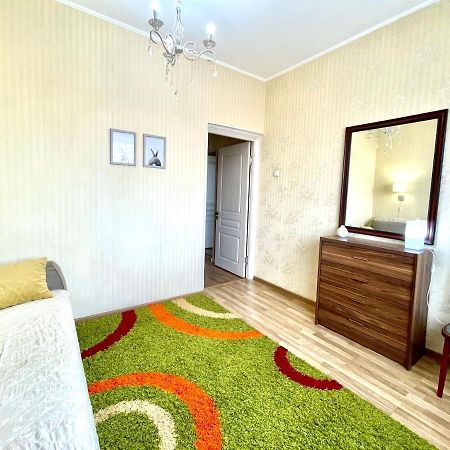 Cozy Three-Room Apartment With Mountain View Almaty Eksteriør billede
