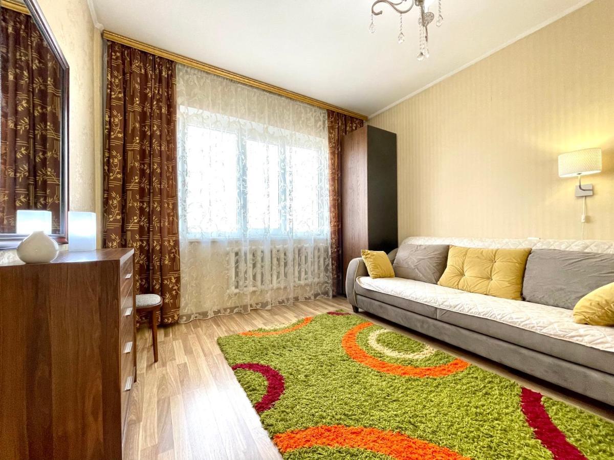 Cozy Three-Room Apartment With Mountain View Almaty Eksteriør billede