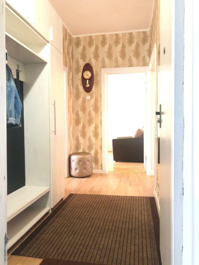 Cozy Three-Room Apartment With Mountain View Almaty Eksteriør billede